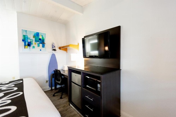 SureStay Hotel by Best Western Seaside Monterey image 30