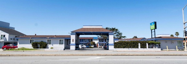 SureStay Hotel by Best Western Seaside Monterey image 6